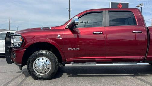 2021 RAM 3500 Laramie Crew Cab 4x4 8' Box