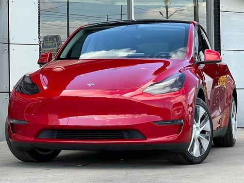 2022 Tesla Model Y Long Range Dual Motor All-Wheel Drive