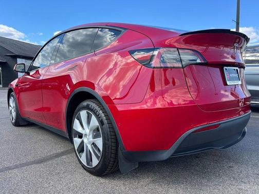 2022 Tesla Model Y Long Range Dual Motor All-Wheel Drive