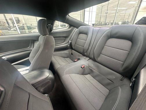 2017 Ford Mustang V6