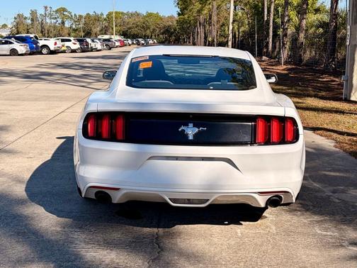 2017 Ford Mustang V6