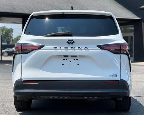 2021 Toyota Sienna LE