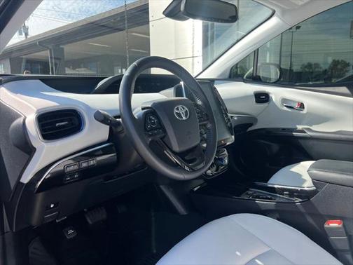 2021 Toyota Prius LE