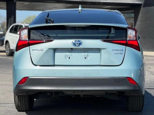 2021 Toyota Prius LE