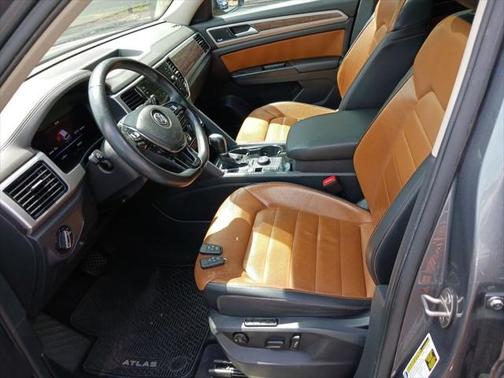 2018 Volkswagen Atlas 3.6L SEL Premium