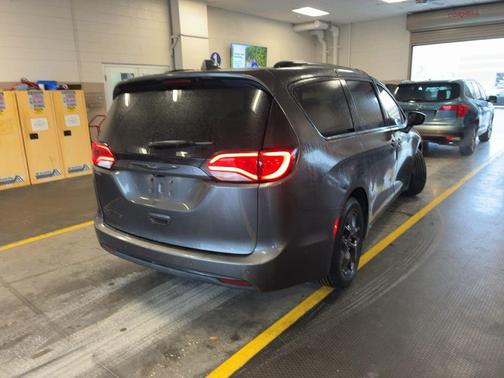 2019 Chrysler Pacifica Touring-L Plus