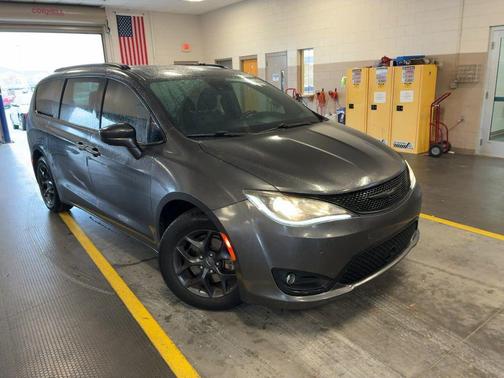 2019 Chrysler Pacifica Touring-L Plus