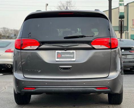 2019 Chrysler Pacifica Touring-L Plus