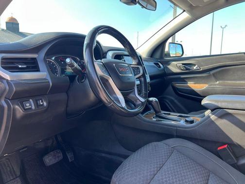 2019 GMC Acadia SLE-2