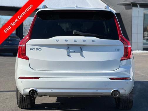 2018 Volvo XC90 T5 Momentum
