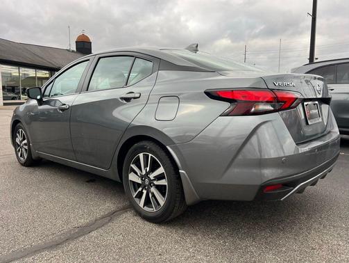 2021 Nissan Versa 1.6 SV