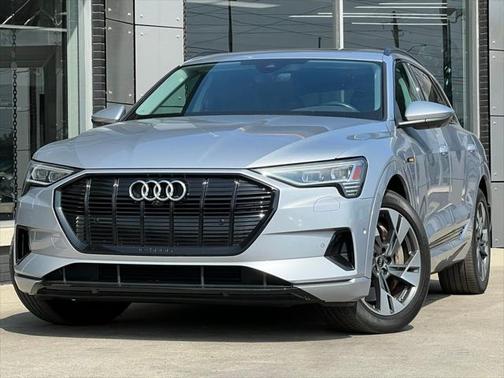 2022 Audi e-tron Premium