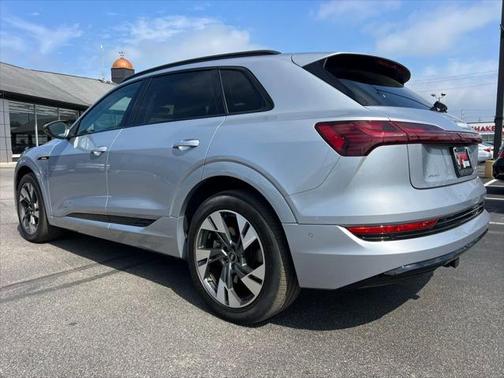 2022 Audi e-tron Premium