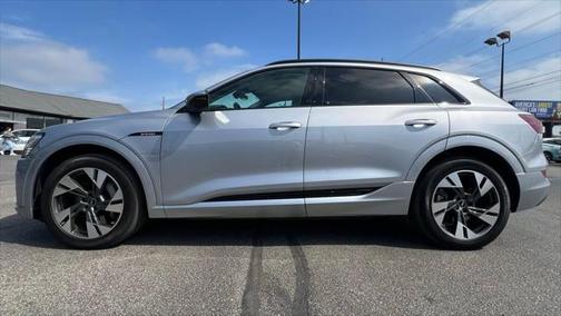 2022 Audi e-tron Premium