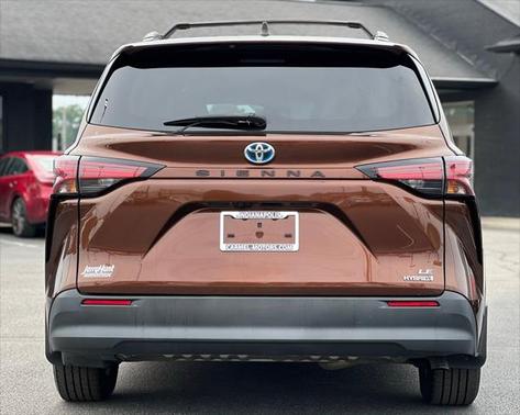 2022 Toyota Sienna LE