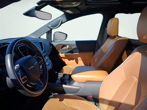 Granite Crystal Metallic Clearcoat 2021 Chrysler Pacifica L