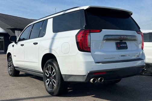 2022 GMC Yukon XL 4WD AT4