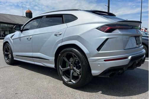 2022 Lamborghini Urus Graphite Capsule