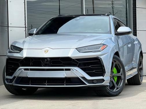 2022 Lamborghini Urus Graphite Capsule