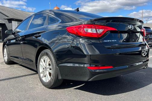 2016 Hyundai SONATA SE