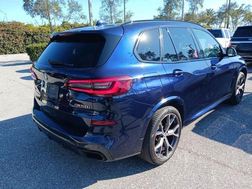 2021 BMW X5 M50i
