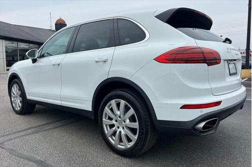 2016 Porsche Cayenne Base