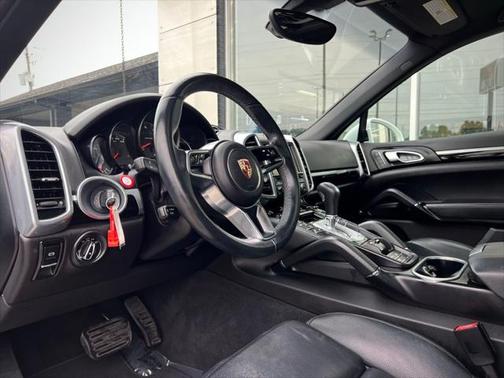 2016 Porsche Cayenne Base