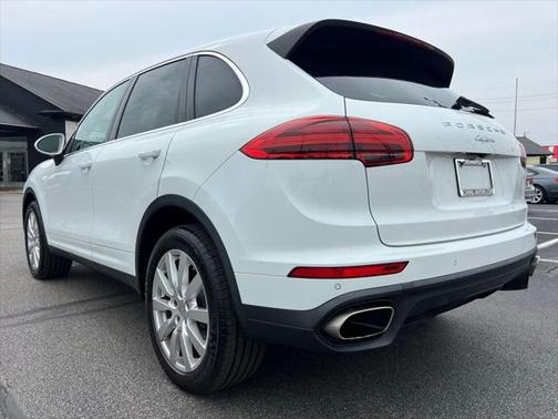 2016 Porsche Cayenne Base