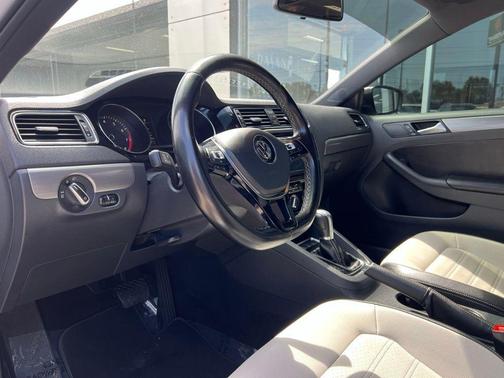 2016 Volkswagen Jetta 1.8T Sport
