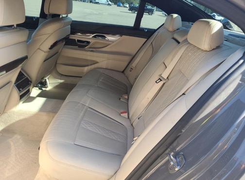 2020 BMW 750 i xDrive