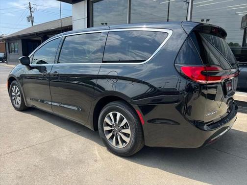 2022 Chrysler Pacifica Hybrid Touring L