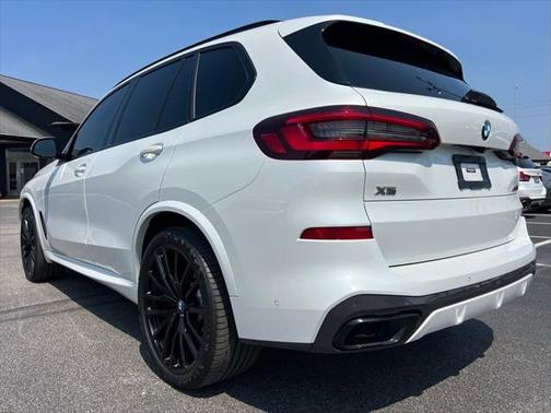 2021 BMW X5 M50i