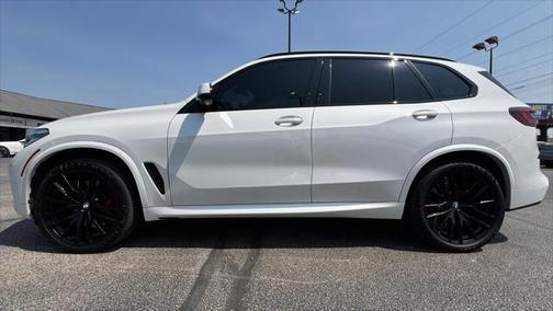 2021 BMW X5 M50i