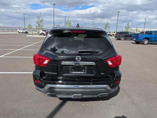 2019 Nissan Pathfinder SL