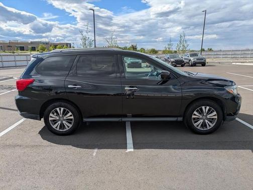 2019 Nissan Pathfinder SL