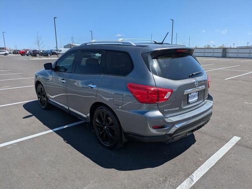 2017 Nissan Pathfinder Platinum