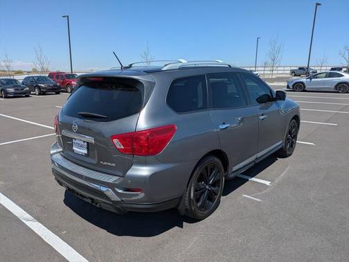 2017 Nissan Pathfinder Platinum