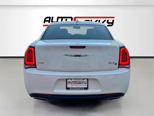 2019 Chrysler 300 S