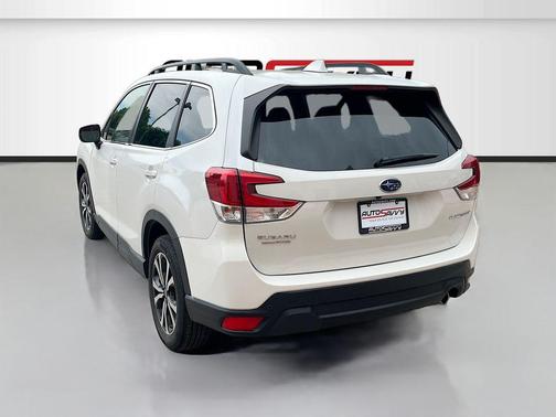 Crystal White Pearl 2023 Subaru Forester Limited