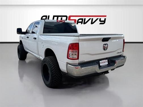 2023 RAM 2500 Tradesman Crew Cab 4x4 6'4' Box