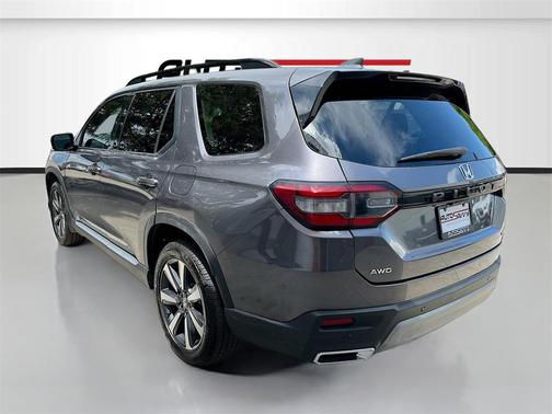 2024 Honda Pilot Touring 8-Passenger