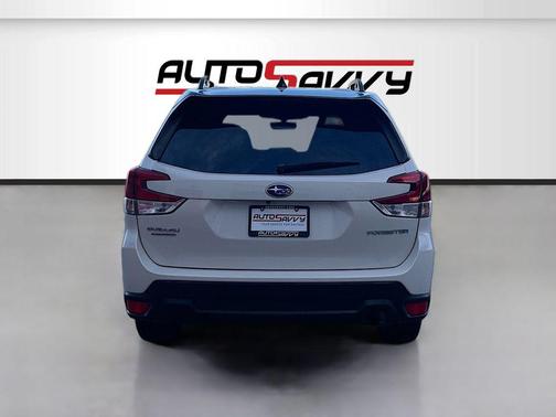 Crystal White Pearl 2024 Subaru Forester Premium