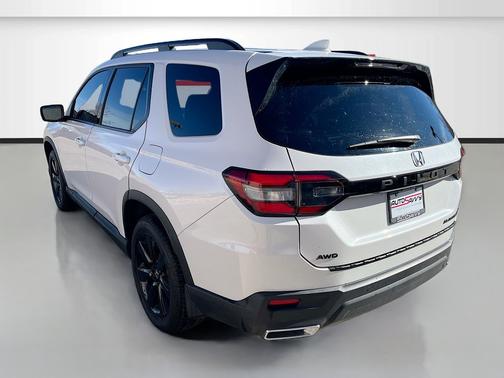 White 2025 Honda Pilot Black Edition