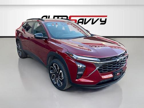 Crimson Metallic 2025 Chevrolet Trax FWD 2RS