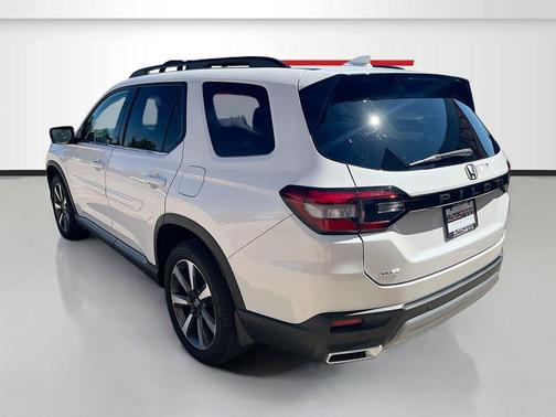 2023 Honda Pilot AWD Elite