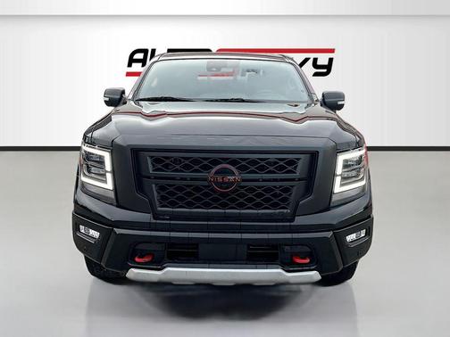 2024 Nissan Titan PRO-4X