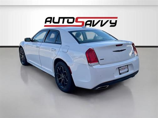 2023 Chrysler 300 Touring
