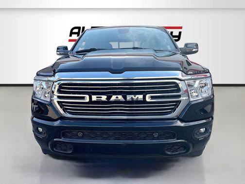 Diamond Black Crystal Pearlcoat 2020 RAM 1500 Big Horn/Lone Star