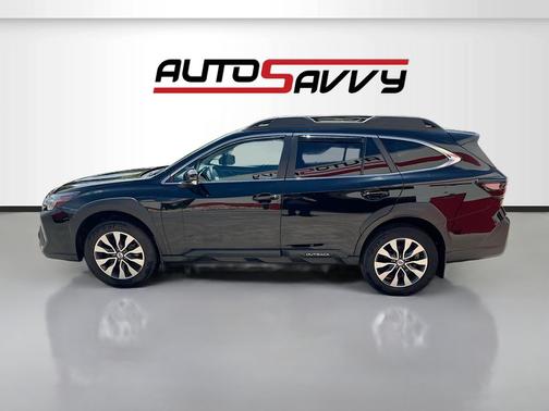 Crystal Black Silica 2024 Subaru Outback Limited