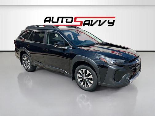 Crystal Black Silica 2024 Subaru Outback Limited